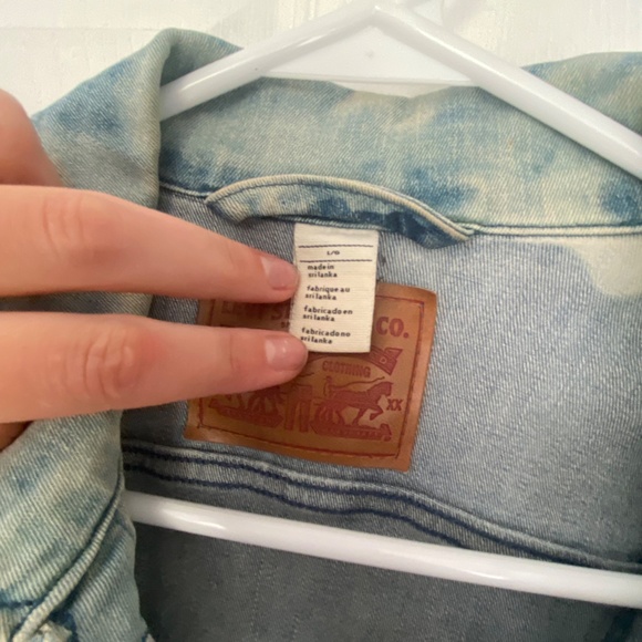 Levi's Acid Wash Jean Jacket - Picture 2 of 5